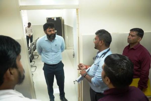 Collector Vyas inspected the 50-bed critical care health block.
