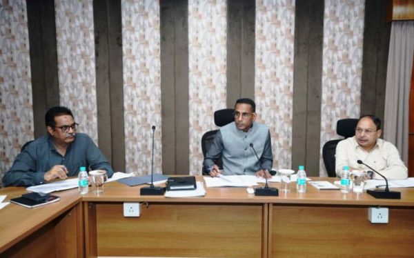Special emphasis on improving connectivity in Bastar, instructions to complete road and bridge works by December