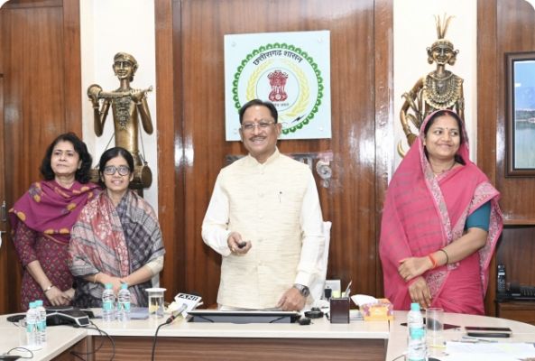 Vishnu Bhaiya's Mahtari Vandan gift to his sisters before Rakshabandhan