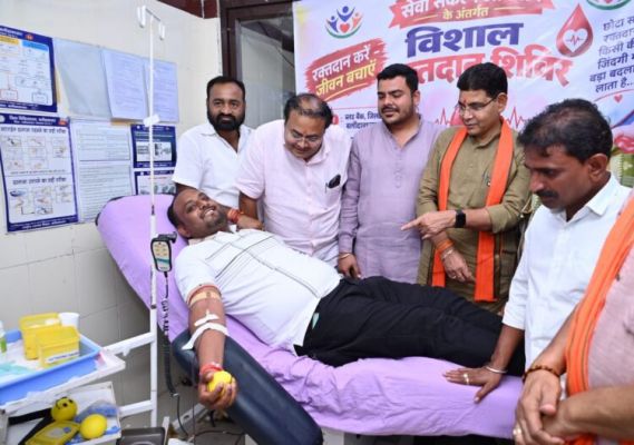 Seva Sankalp Abhiyan- Massive blood donation camp organized in Balodabazar-Bhatapara