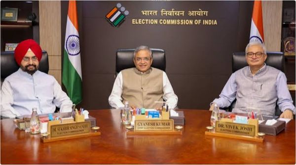 Election Commission slams SIR; Congress raises questions about Gyanesh Kumar