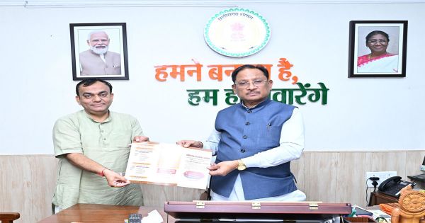 Chairman of the Official Language Commission, Prabhat Mishra met Chief Minister Vishnu Dev Sai.