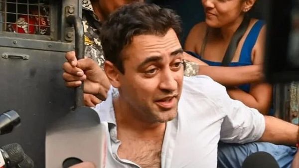 Imran Khan Controversy: Aamir Khan's nephew Imran Khan has been issued a notice to leave India.