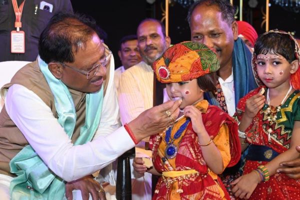 *Wave of Devotion at Shri Krishna Janmashtami Celebration: CM Vishnu Deo Sai Participates in Festivities*