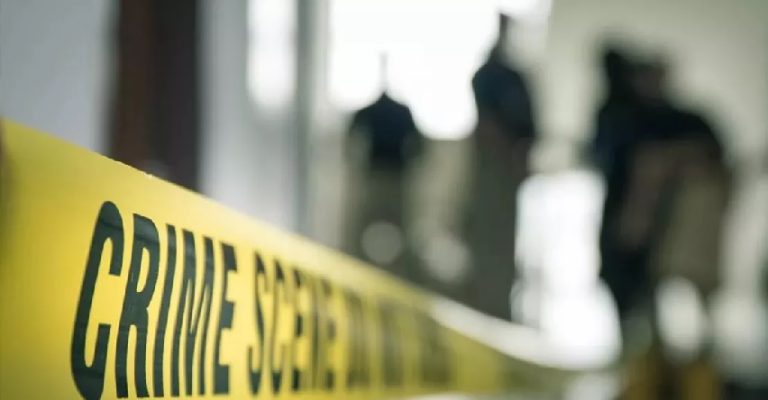 A family feud in Indore resulted in a bloody fight; the husband slit his wife's throat and killed her daughter.