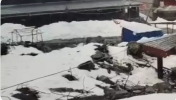 Heat wave wreaks havoc across the country, with temperatures crossing 40&deg;C in several states; snowfall in Kedarnath and Badrinath.