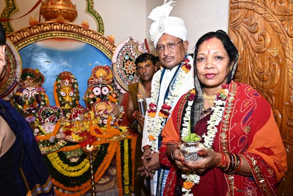 Grand Rath Yatra taken out in an atmosphere of traditional devotion and gaiety: Lord Shri Jagannath, brother Balabhadra and sister Subhadra reached Mausibari from Jagannath Temple Dokra, grand return will be on the 9th day